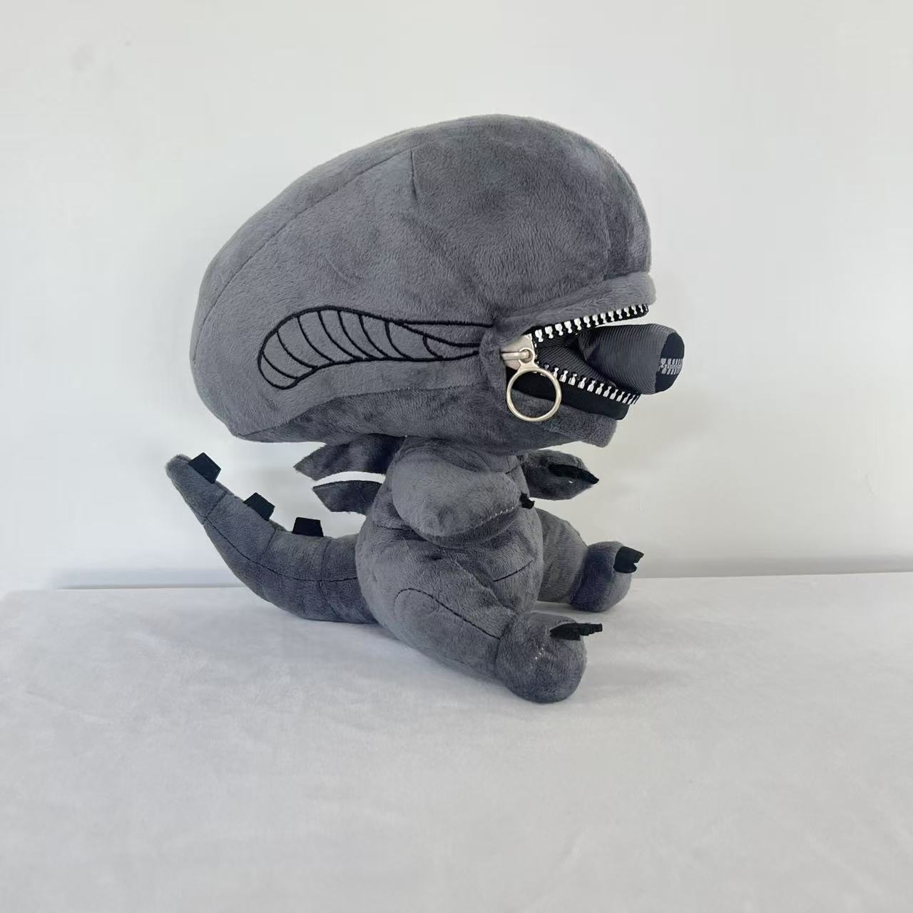 Xenomorph Kids Toys - لعبة قطيفة زينومورف الغريبة مع سحاب