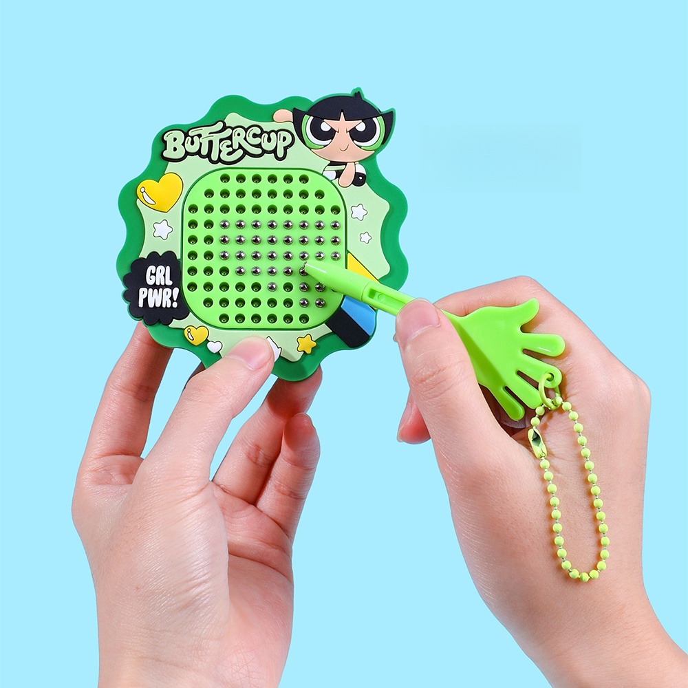 سلسلة مفاتيح على شكل لوحة رسم  - مراجعة Magnetic Drawing Board وسعره